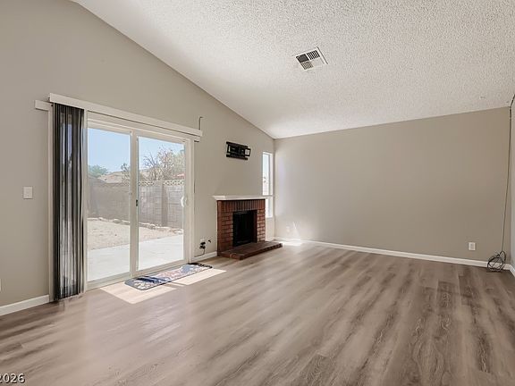 5th image of 4410 Hawthorne Way