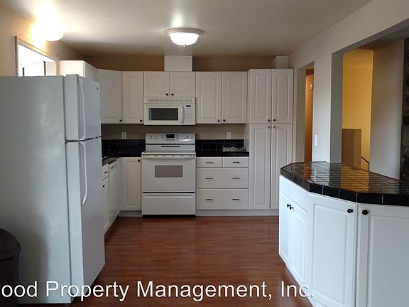 4th image of 5902 N 31st St