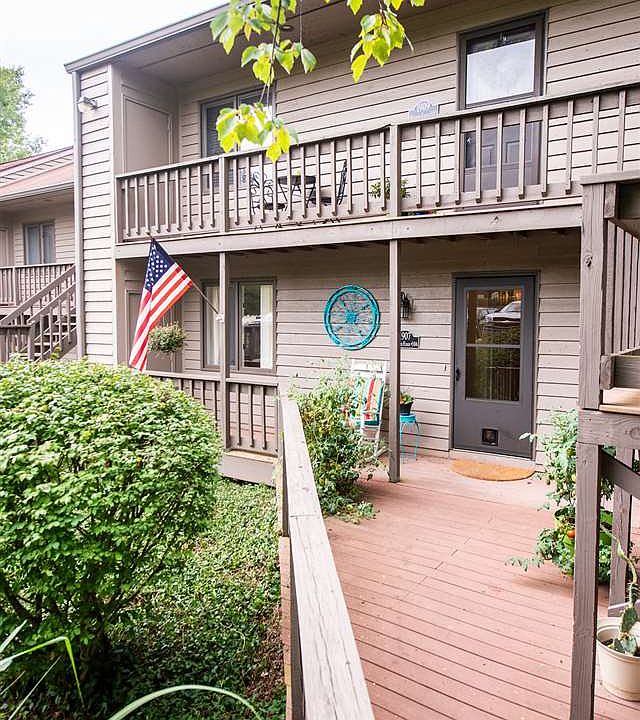 1st image of 1907 E Waters Edge Dr