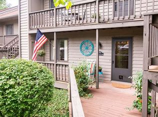 1907 E Waters Edge Dr, Bloomington, IN 47401