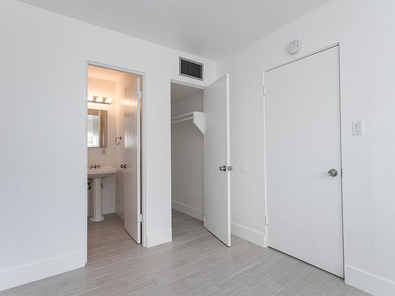 3rd image of 590 S Calle Palo Fierro APT 6