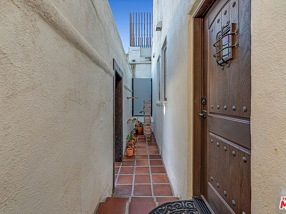 3rd image of 1915 Ocean Front Walk