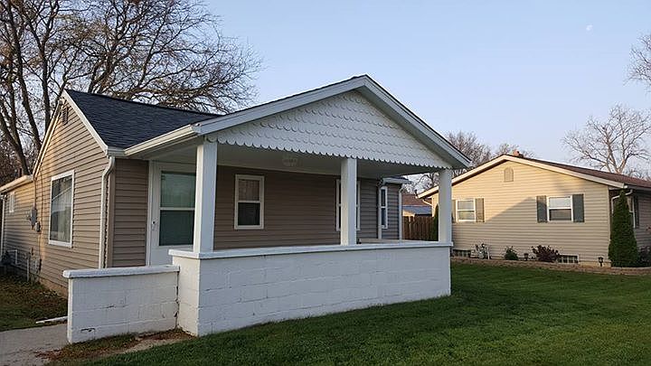 1st image of 5129 Plum Creek Dr