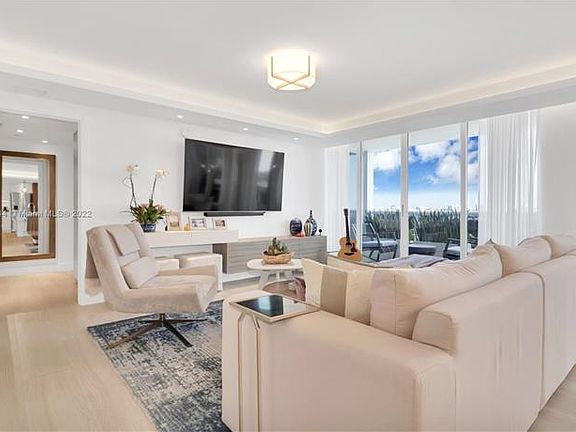 2nd image of 1900 Sunset Harbour Dr Suite 1805