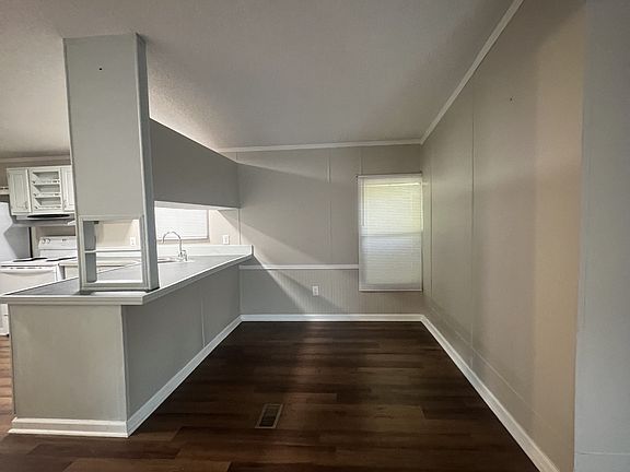 4th image of 187 Mulberry Cir
