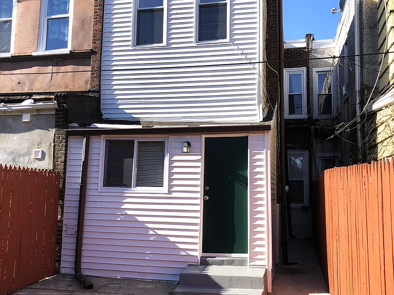 1323 N Allison St — Photo 16