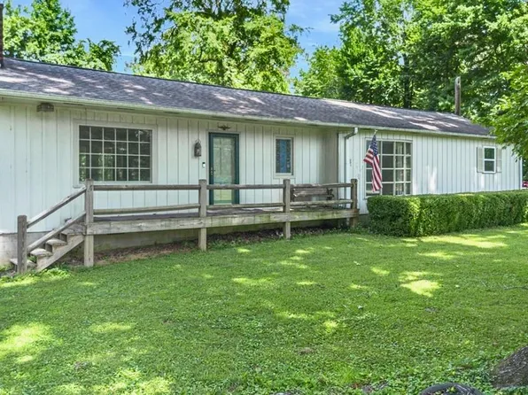 1558 Oak Park Blvd, Calvert City, KY 42029