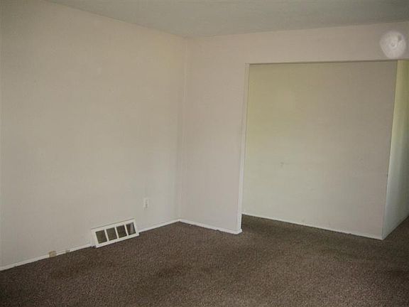3rd image of 12019 Hitchcock Dr