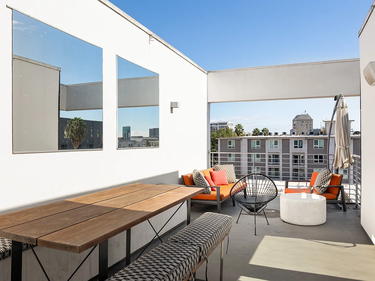 2 bed, 3.5 bath, 1720 sqft, $4,750 — Photo 1