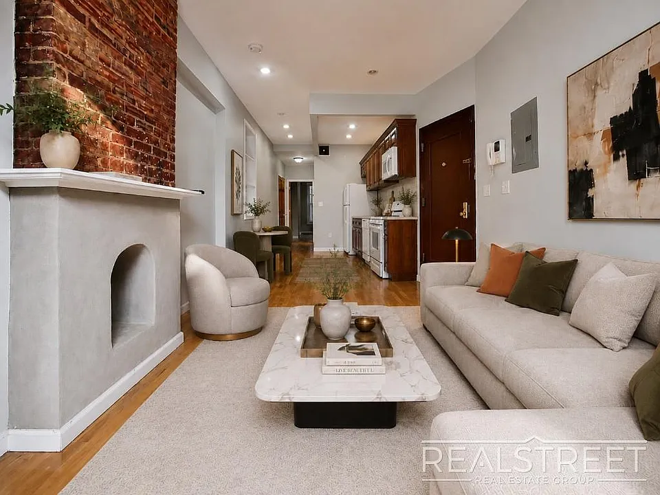 479 Hicks St #1F