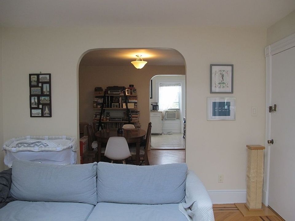 1st image of 571 7th St APT 3