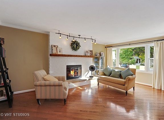 2nd image of 408 Meadow Ln