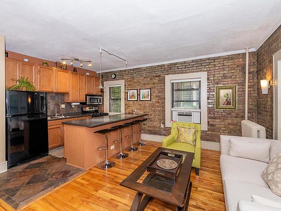3rd image of 1901 Stevens Ave APT 101