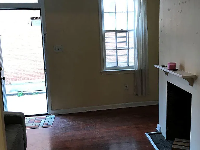 894 Tyson St — Photo 7