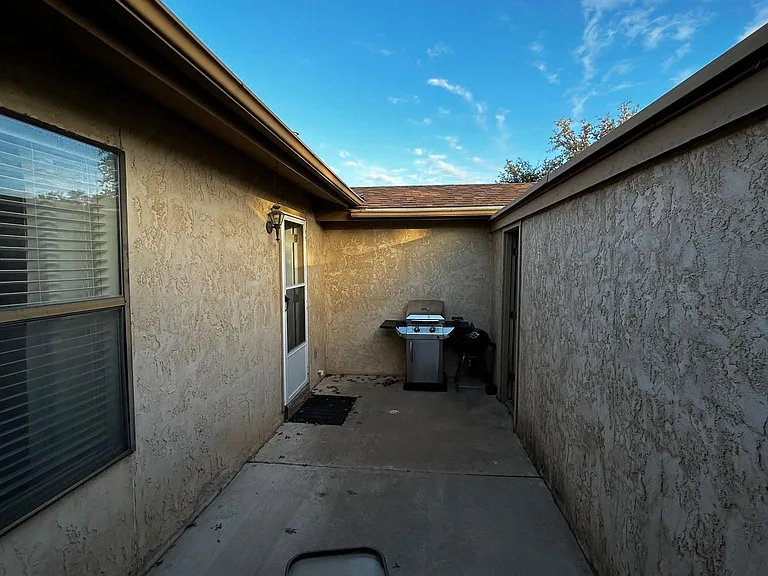 2237 Valleyview Blvd — Photo 20