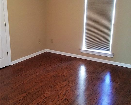 2nd image of 13096 Sandbourne Dr N