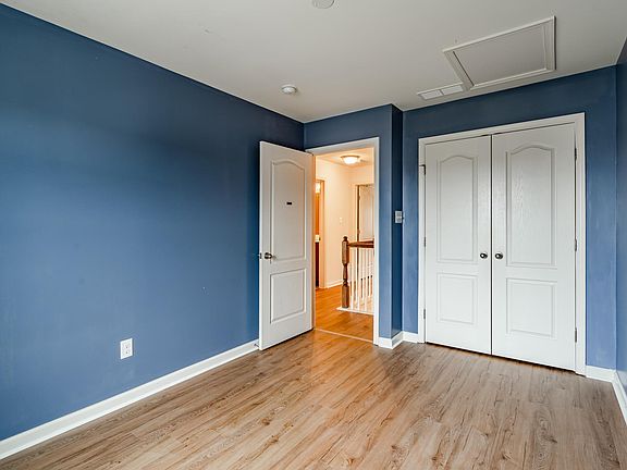 5th image of 217 Kennedy Dr