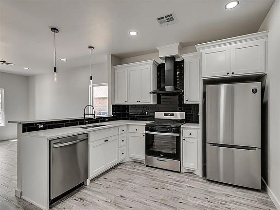 4th image of 5111 Brooke Rd
