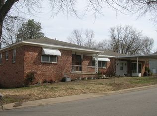 1204 N 9th St, Van Buren, AR 72956