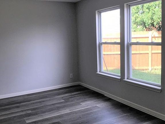 3rd image of 624 Elijah St