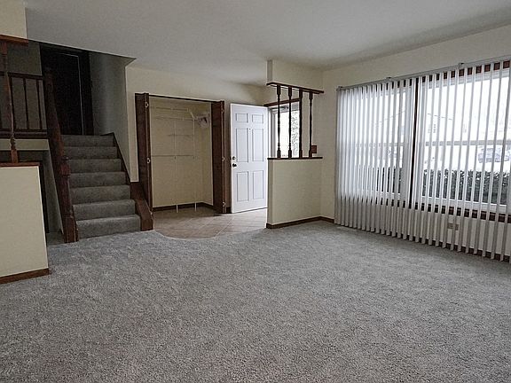 5th image of 7843 Kensington Ln