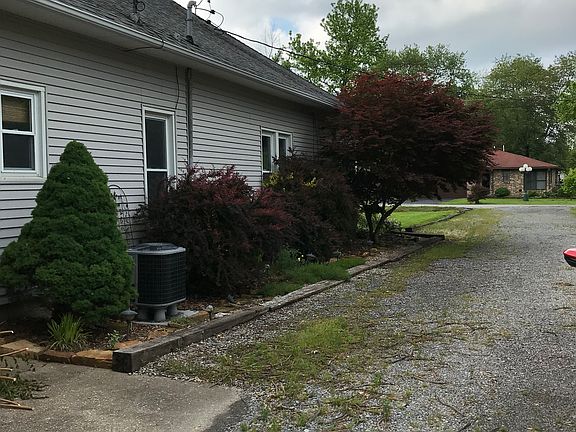 2nd image of 1113 E Griggs St