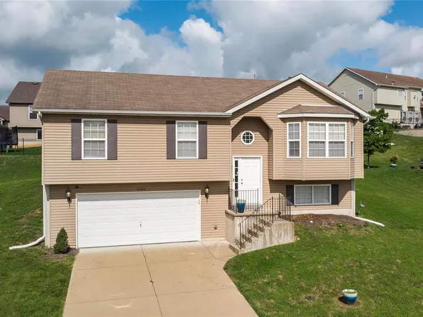 5123 Towerglen St, Imperial, MO 63052