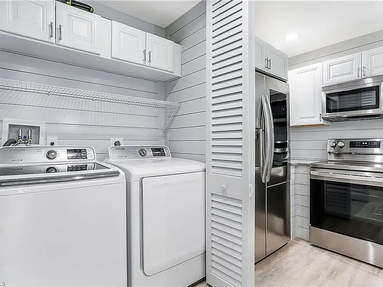 5635 Turtle Bay Dr #8 — Photo 11