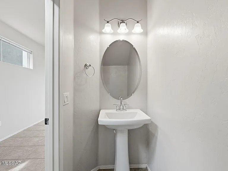 2815 N Fair Oaks Ave — Photo 34