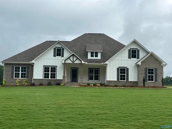 100 Jessica Ln, Gadsden, AL 35903