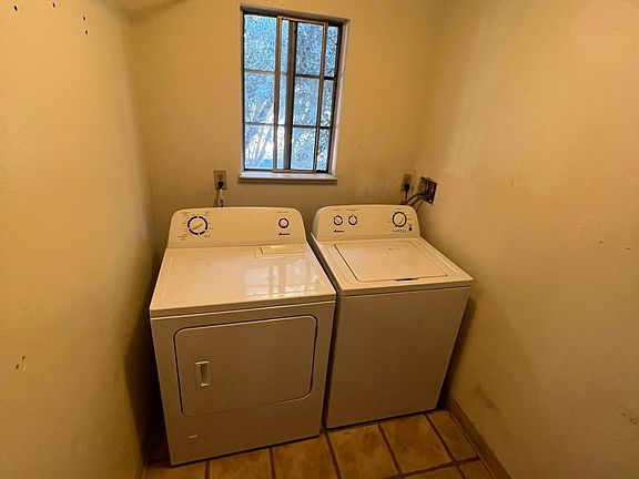 5th image of 1033 Alta Mira Dr APT B