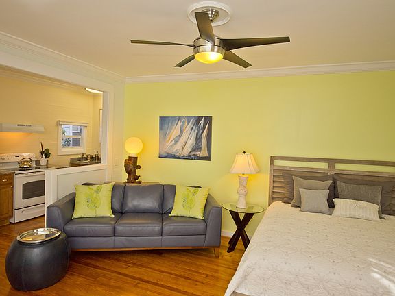 5th image of 327 Margaret St APT 4