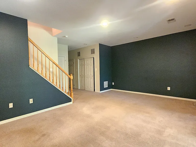 7719 Sullivan Cir — Photo 24