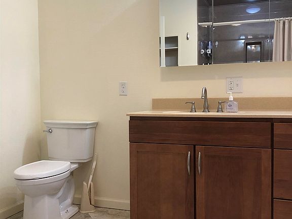 3rd image of 1001 W Main St