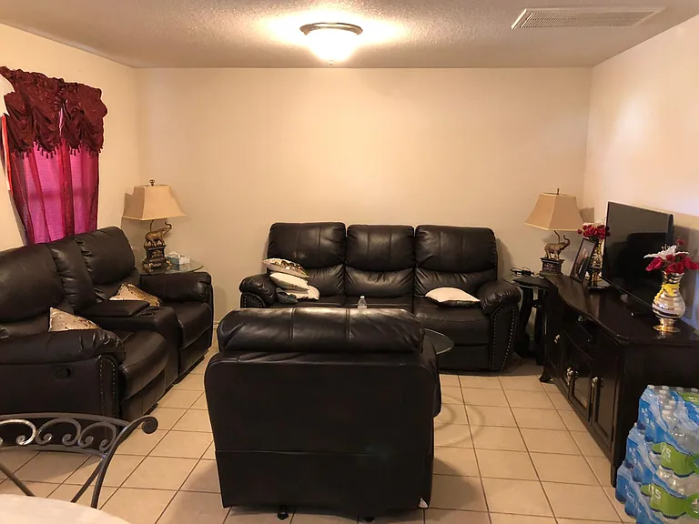 402 Trichelle St #B — Photo 9
