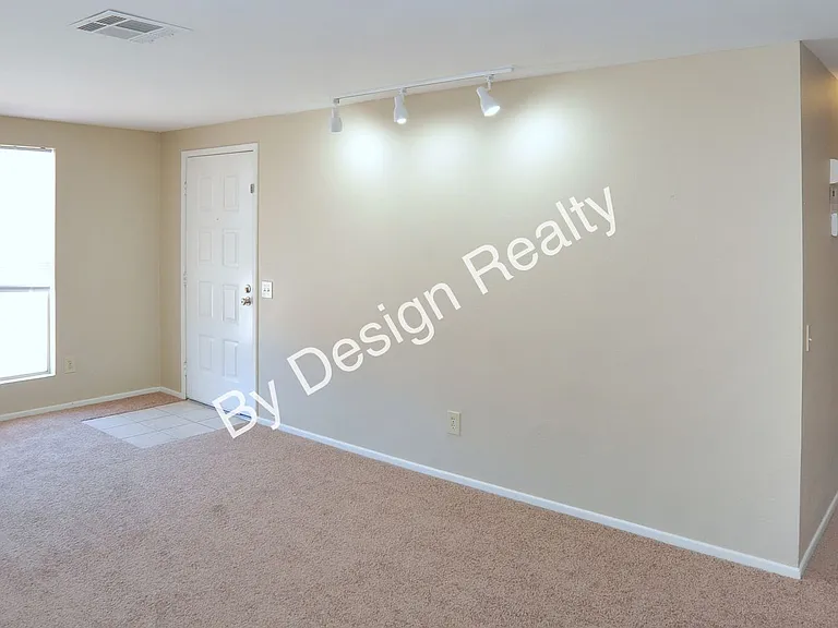 7230 N Ulene Pl — Photo 5