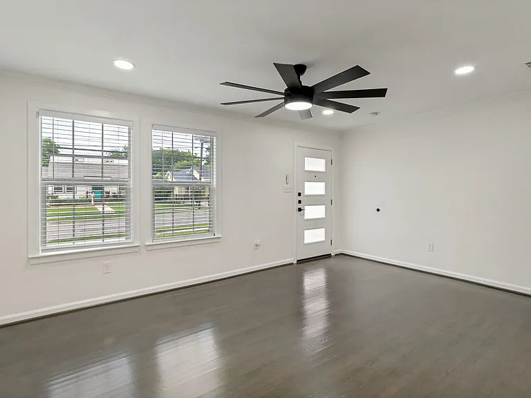 6502 Howard Ave — Photo 7