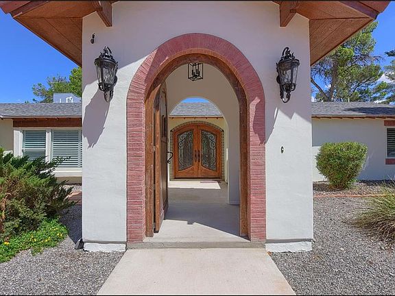 4th image of 757 Dahlia Ct