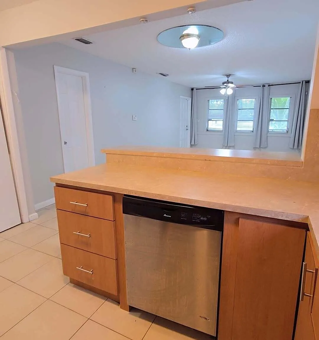 2 bed, 2.0 bath, 2228 sqft, $3,000 — Photo 1