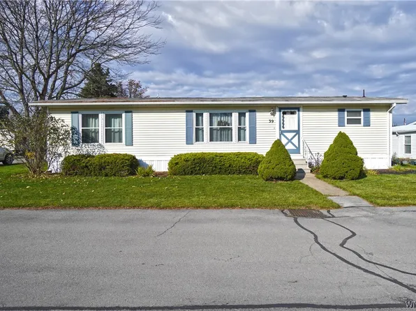 39 Parkside Cir, Buffalo, NY 14227
