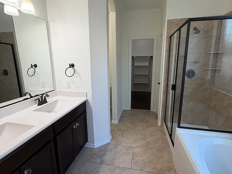 11808 Kurth Dr — Photo 4