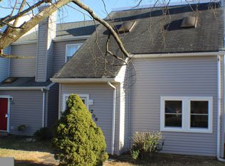 209 E Green Valley Cir, Newark, DE 19711