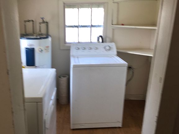 5th image of 108 W Peachtree St