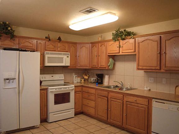5th image of 7907 Barstow Dr