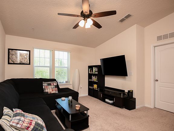 4th image of 213 Larkin Pl Unit 1-109