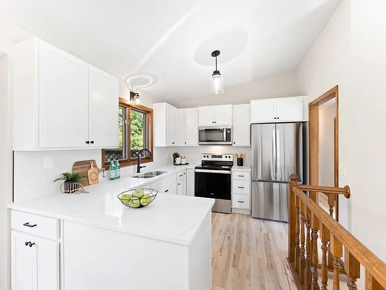 1270 Lake Susan Hills Dr — Photo 4