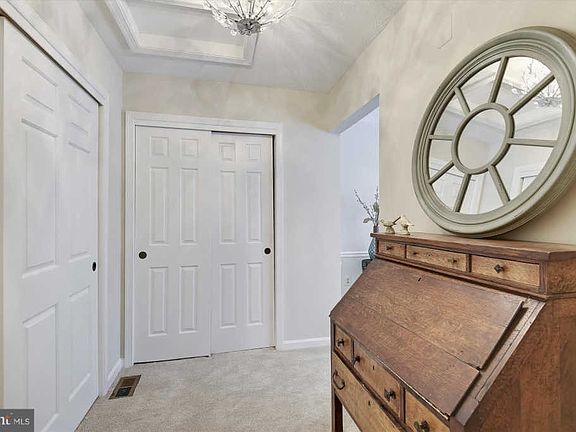 4th image of 15687 Thistle Ct