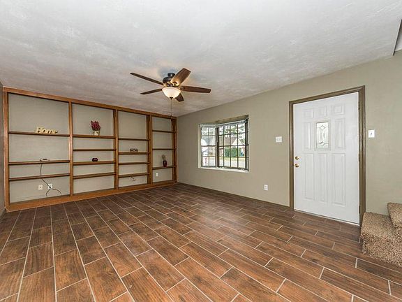 3rd image of 413 Plaza Village Dr