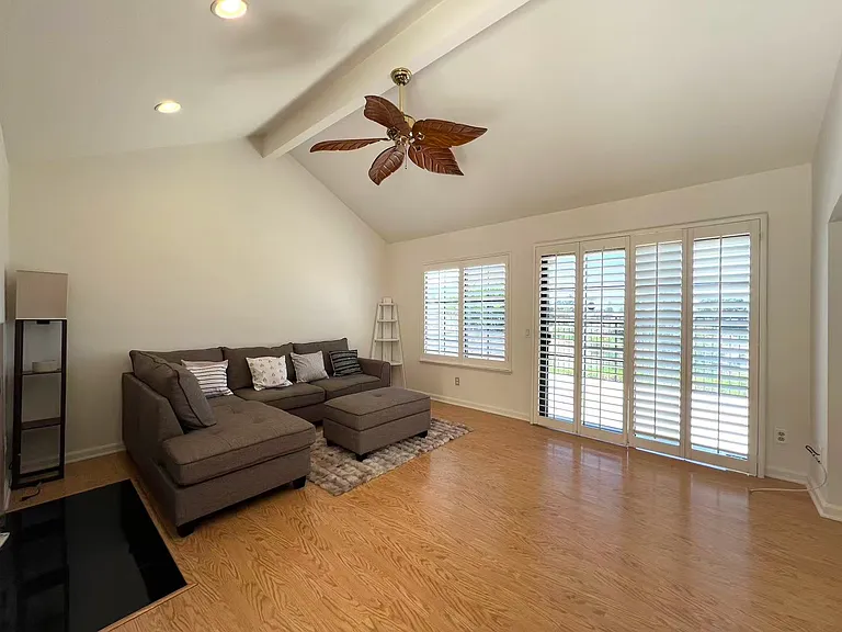 6011 E Montefino Ln — Photo 2