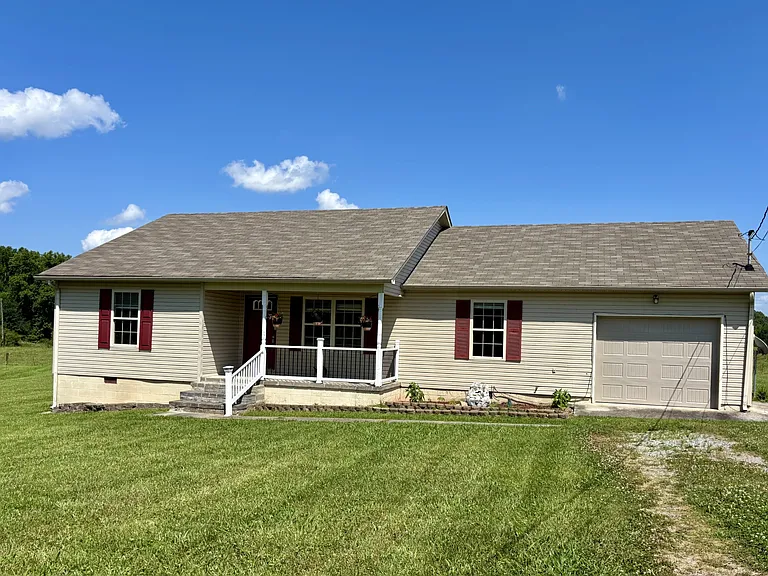 136 Hunt Hollow Dr — Photo 1